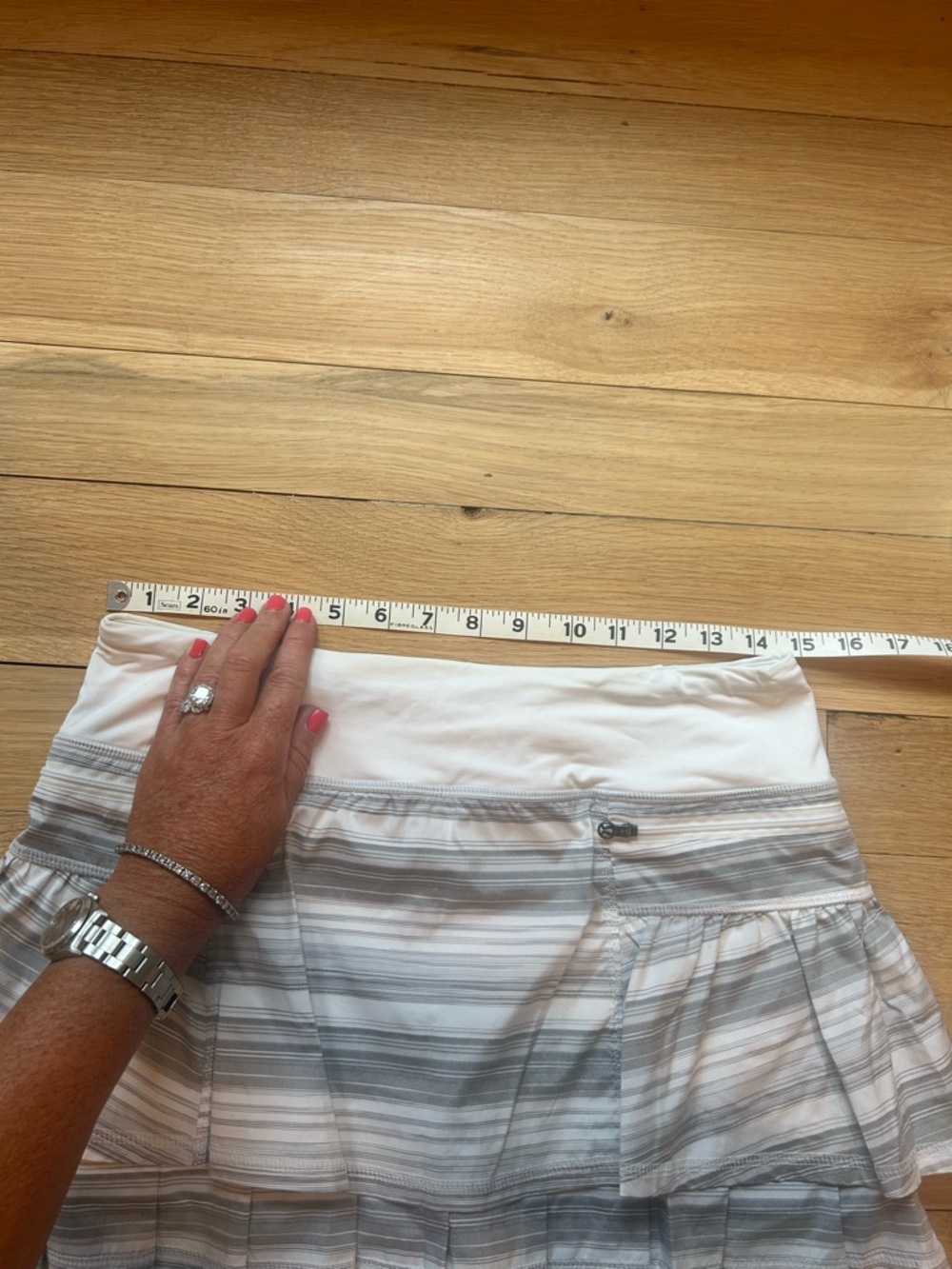 Lululemon Run Your Heart Out skirt size 6 - Picture 6 of 8